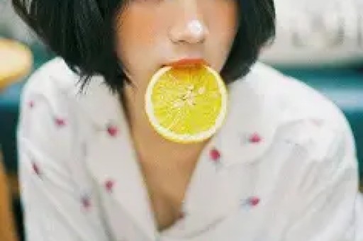 震惊！娱乐博主“吃瓜少女张小寒”全网封禁背后真相曝光！