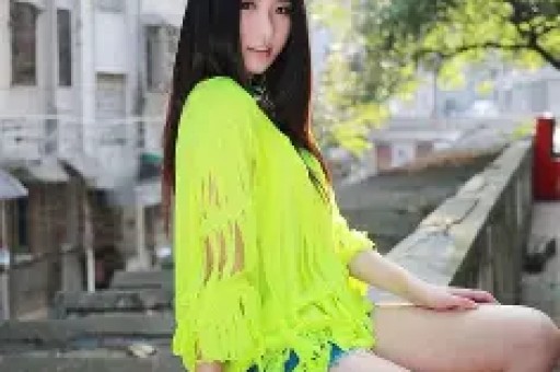 炸裂！司晓迪凌晨甩黑色吊带美照评论区从吃瓜到吐槽吵翻了天